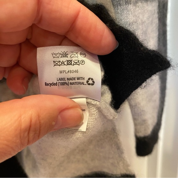 Cashmere Charter Club Sweater - Picture 7 of 11